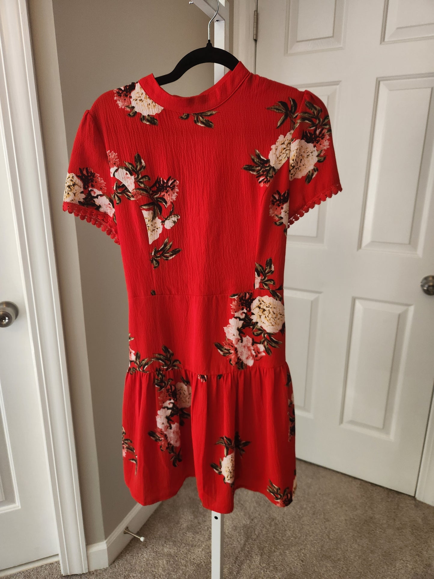 Entro Red Short-Sleeve Floral Drop-Waist Dress with Lace-Up Open Back