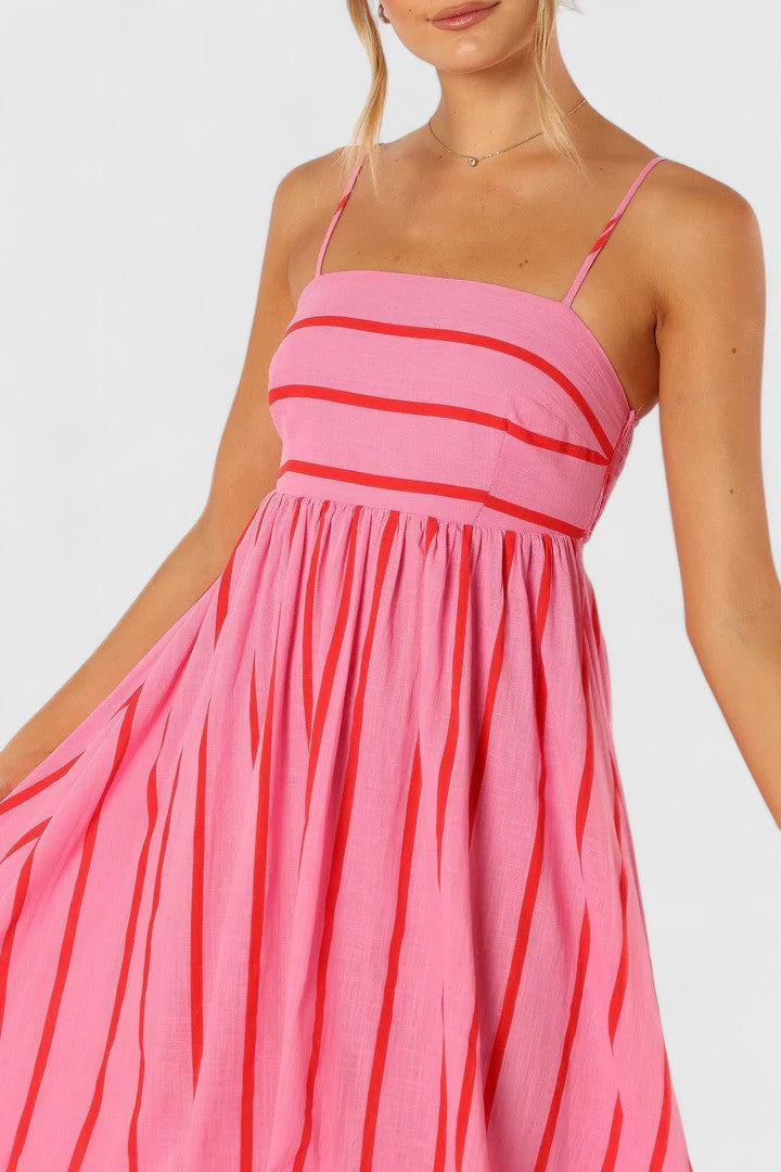 Ilyanthe | Elegant Flowing Maxi Dress