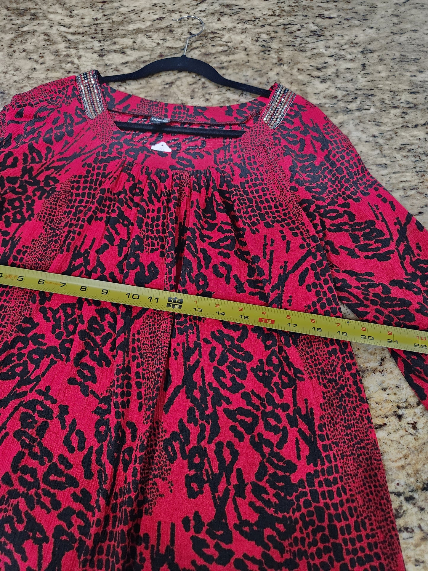 3/4 sleeve patterned blouse