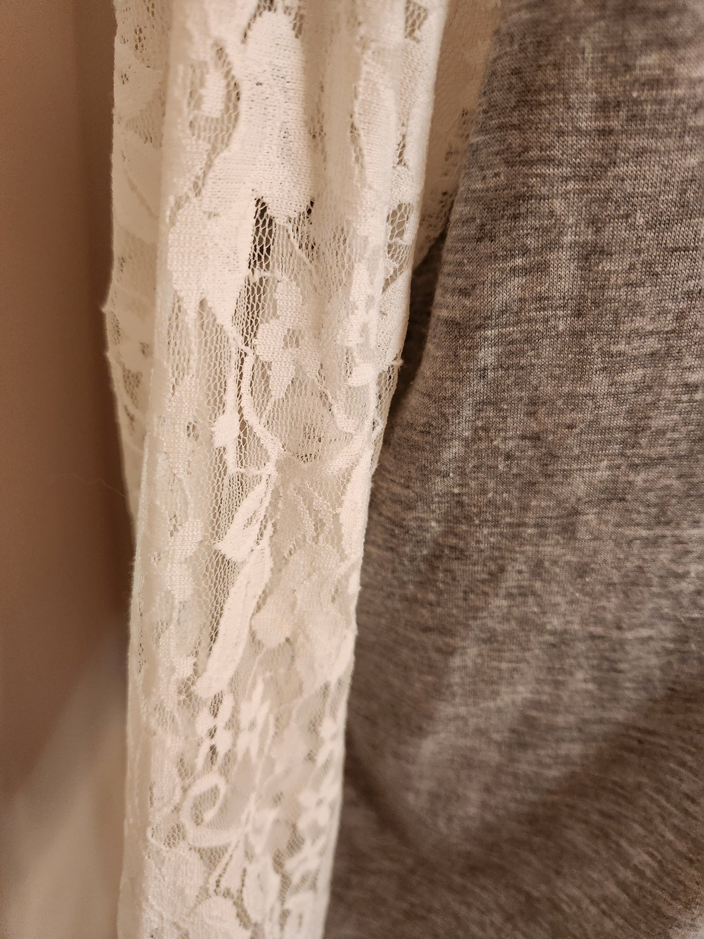 Blouse with white lace sleeves