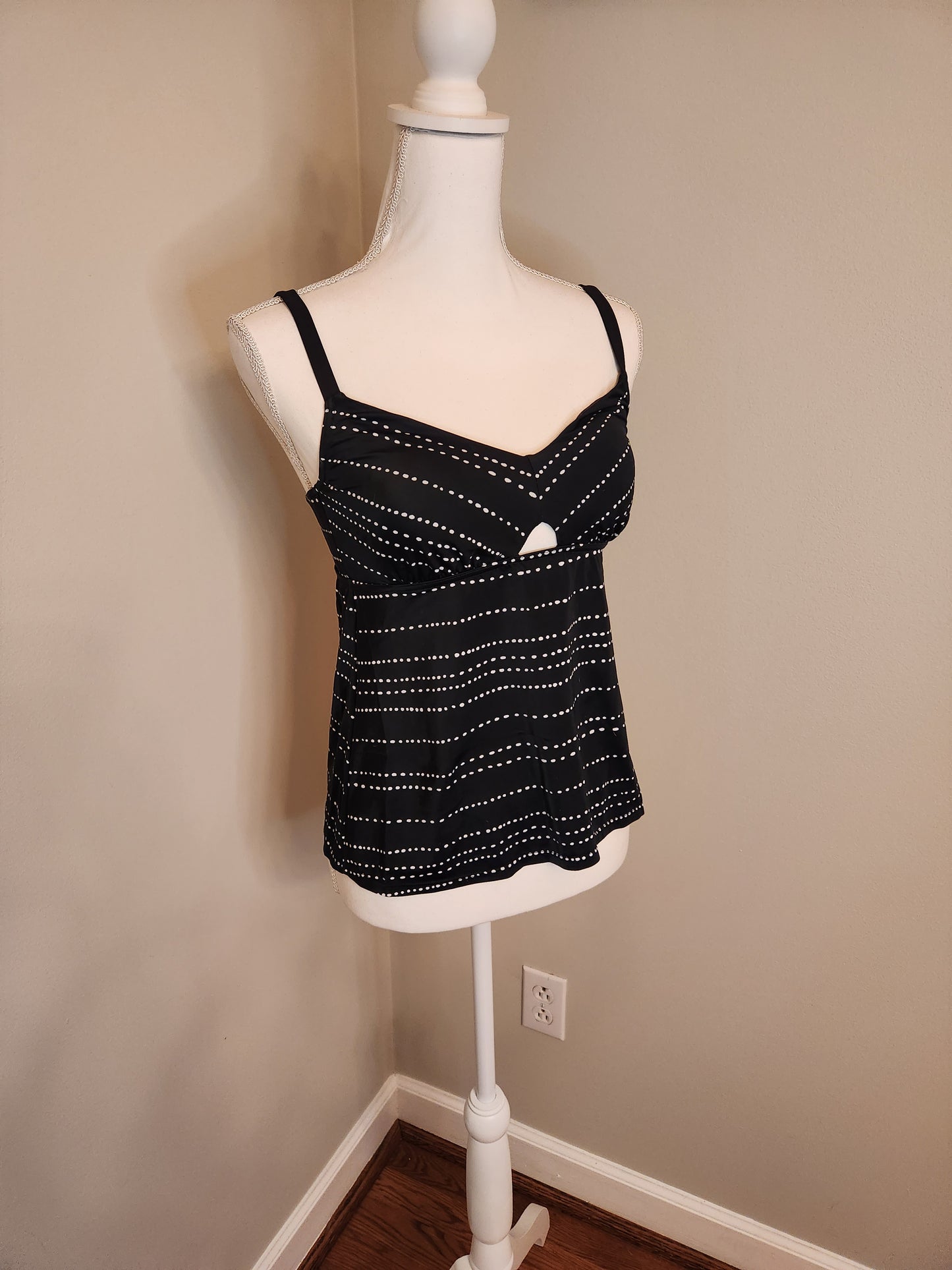 Slimming Control Keyhole Tankini Top